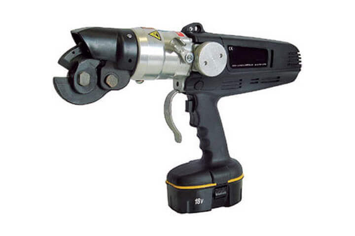 Electrical bolt seal cutter with battery by Hoefon Security Seals